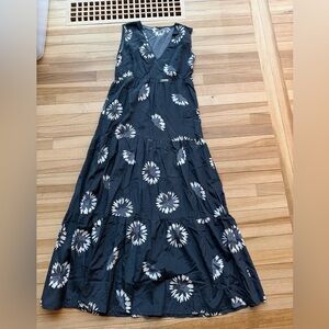 Elegant Black and White Floral Maxi Dress